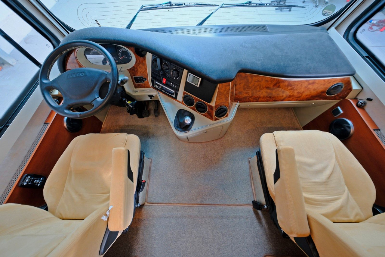 Concorde Carver I 692 H/Automatik/Festbett+Hubbett/Solar - Autocaravana integral: foto 5 Concorde Carver I 692 H/Automatik/Festbett+Hubbett/Solar - Autocaravana integral: foto 5