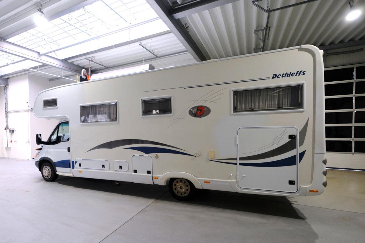 Dethleffs Globetrotter A 8000 XXL/Festbett/Garage/Solar - Autocaravana capuchina: foto 3 Dethleffs Globetrotter A 8000 XXL/Festbett/Garage/Solar - Autocaravana capuchina: foto 3