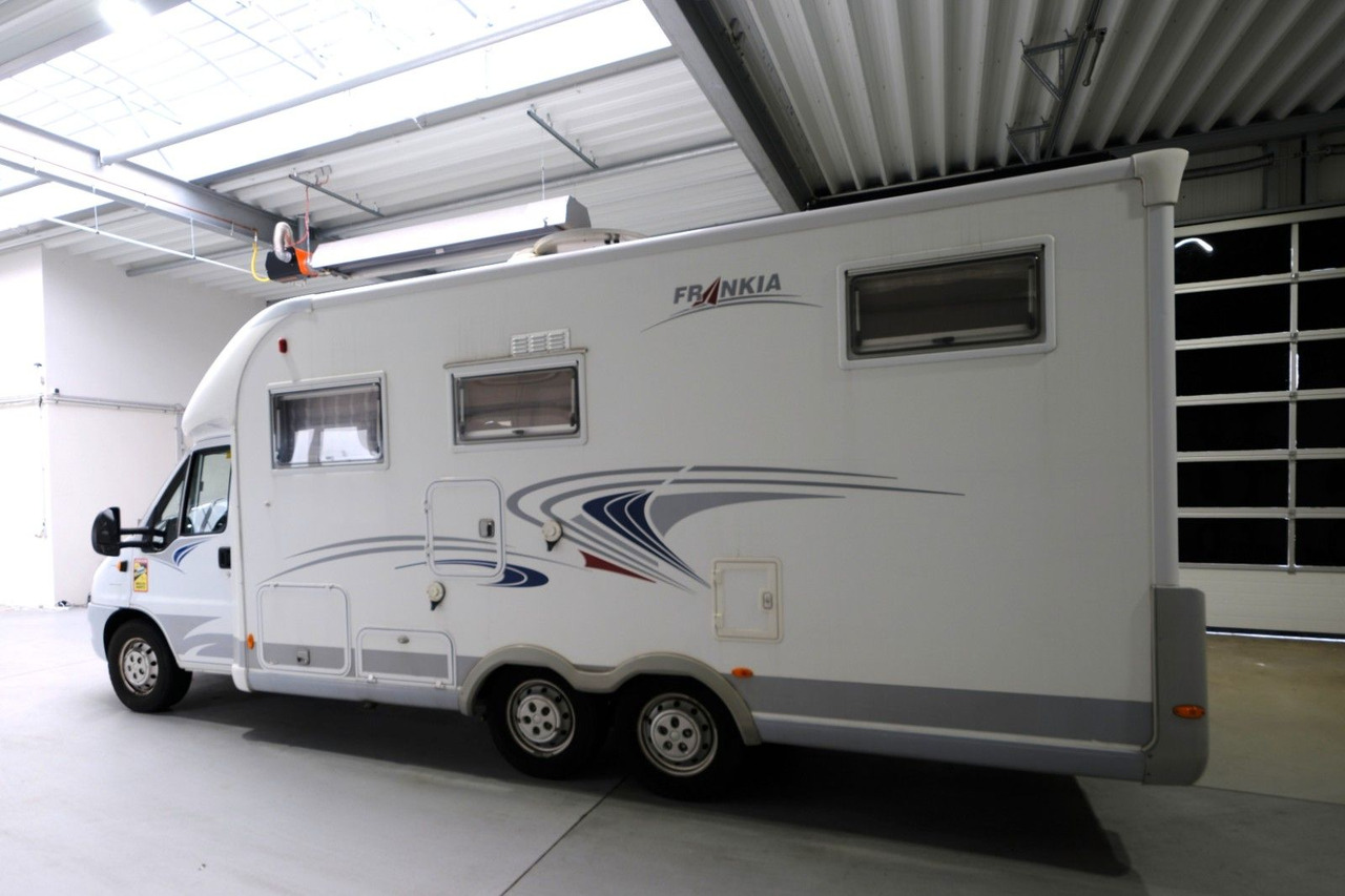 Frankia T 730 BD Comfort Class/Automatik/Festbett/Klima - Autocaravana perfilada: foto 4 Frankia T 730 BD Comfort Class/Automatik/Festbett/Klima - Autocaravana perfilada: foto 4