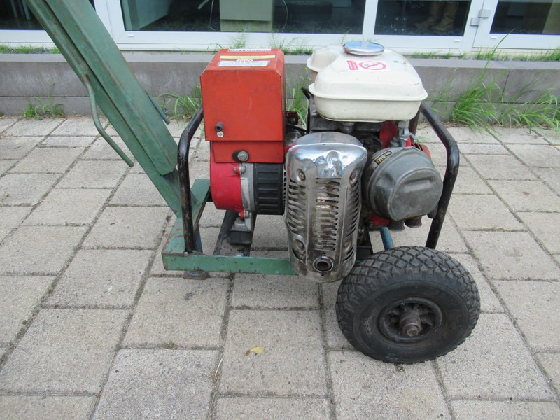 Honda Aggregaat 750 Generator 750W / 220V - Generador industriale: foto 5 Honda Aggregaat 750 Generator 750W / 220V - Generador industriale: foto 5
