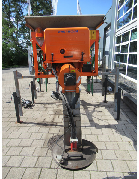 RASCO JUNIOR 1.0M + HONDA Motor - Engine Salt Salz ROTACIJSKI POSIPAC - Esparcidor de sal: foto 4 RASCO JUNIOR 1.0M + HONDA Motor - Engine Salt Salz ROTACIJSKI POSIPAC - Esparcidor de sal: foto 4