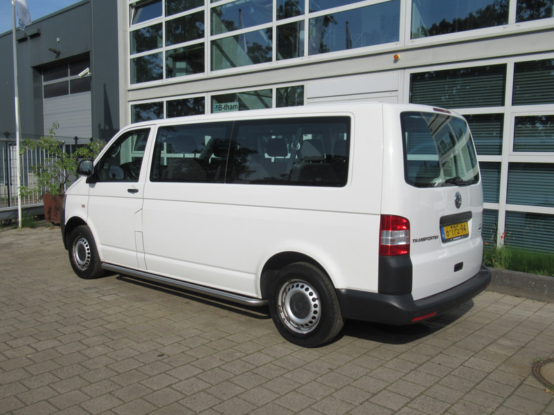 Volkswagen Transporter Kombi T5 2.0 TDI 62KW L2H1 Comf. 9-Personen - Minibús, Furgoneta de pasajeros: foto 2 Volkswagen Transporter Kombi T5 2.0 TDI 62KW L2H1 Comf. 9-Personen - Minibús, Furgoneta de pasajeros: foto 2