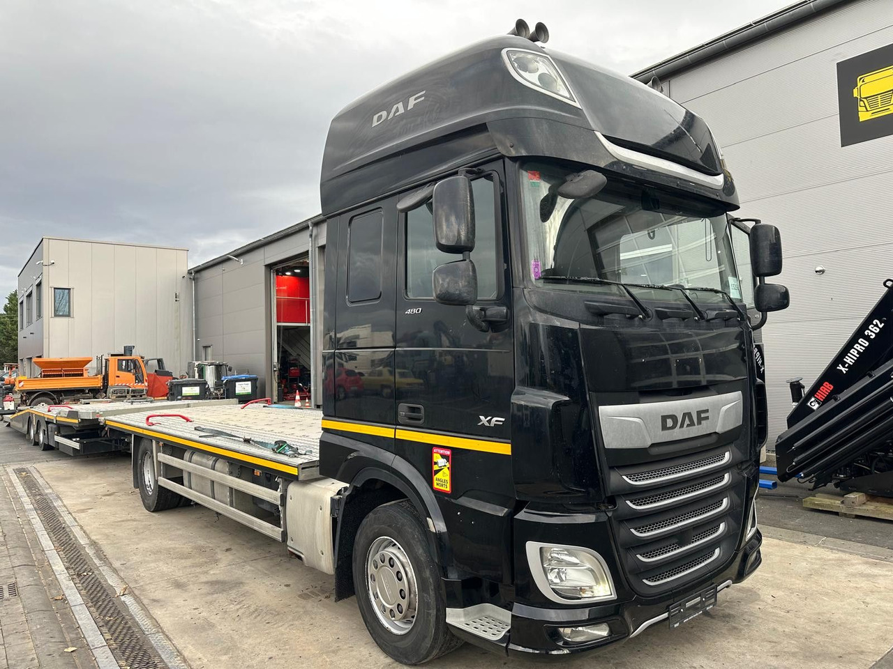 DAF 480XF*Flachzug*Aufstellbühne*VDI2700*Top! - Camión portavehículos: foto 2 DAF 480XF*Flachzug*Aufstellbühne*VDI2700*Top! - Camión portavehículos: foto 2