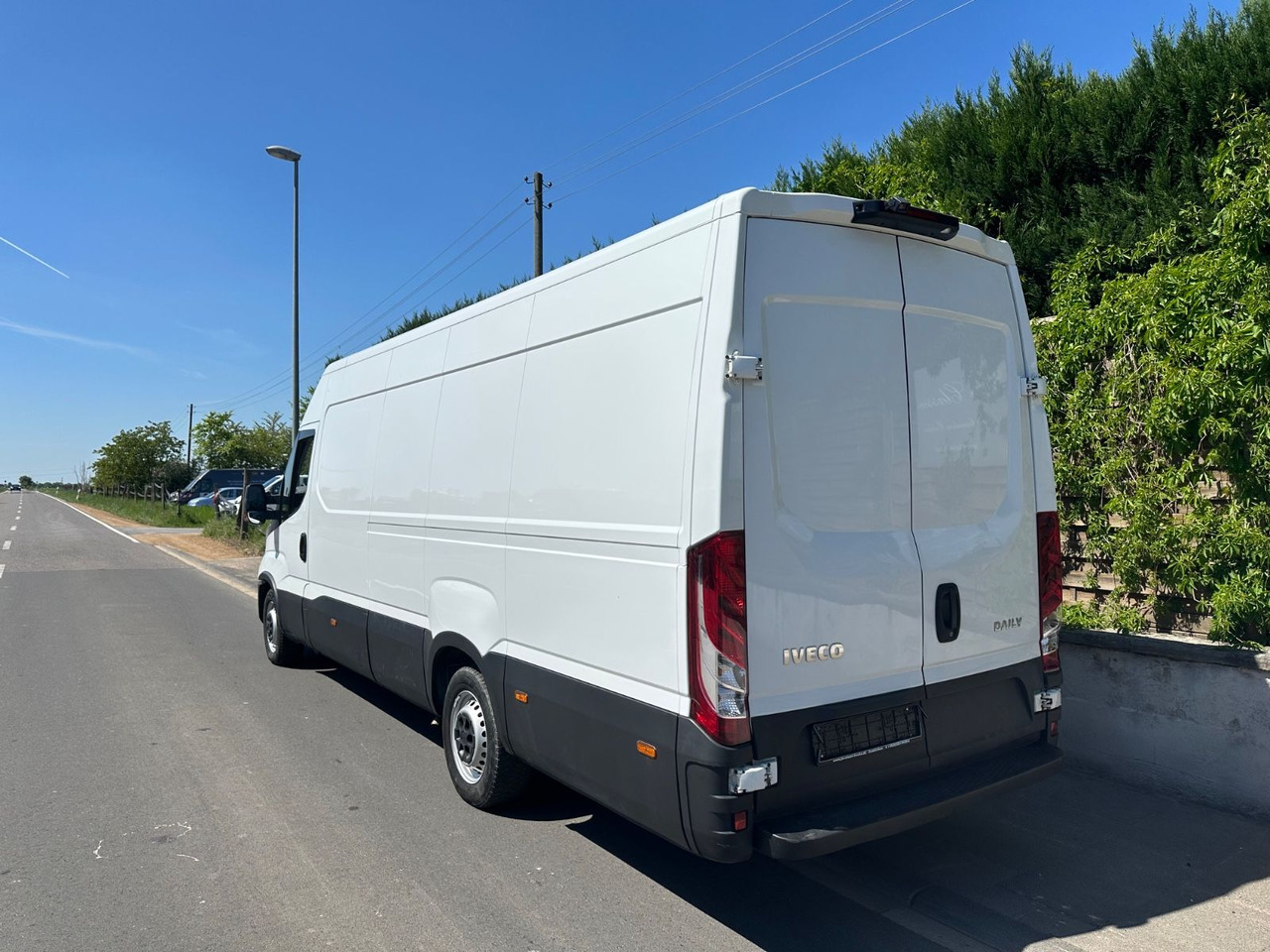 Iveco Daily 35S14 *MAXI* Radstand 4100*Kamera*TOP - Furgón: foto 2 Iveco Daily 35S14 *MAXI* Radstand 4100*Kamera*TOP - Furgón: foto 2