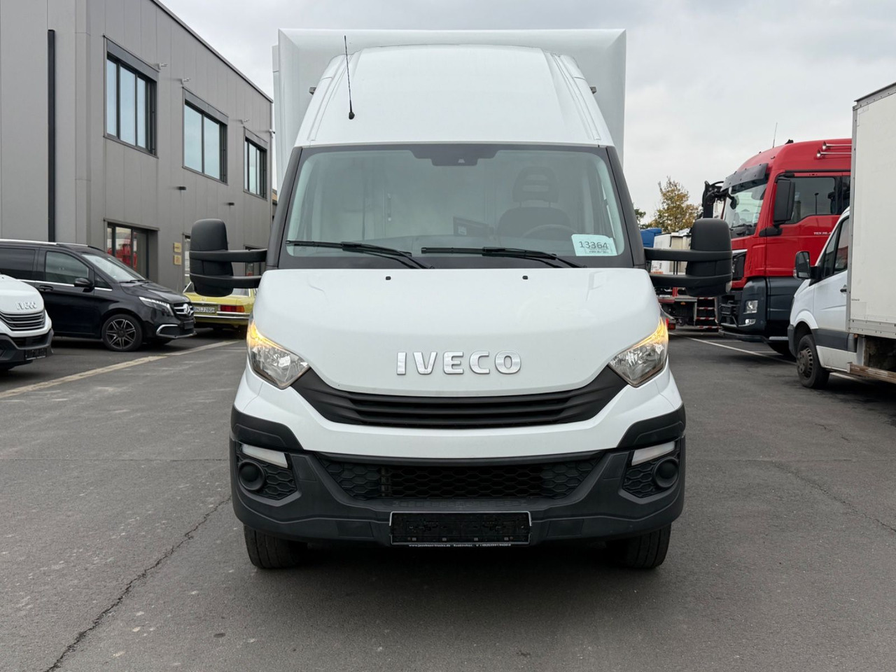 Iveco Daily 70C18 HiMatic / Luft/ Lbw./ Klima/ E6/ Top - Furgoneta caja cerrada: foto 3 Iveco Daily 70C18 HiMatic / Luft/ Lbw./ Klima/ E6/ Top - Furgoneta caja cerrada: foto 3