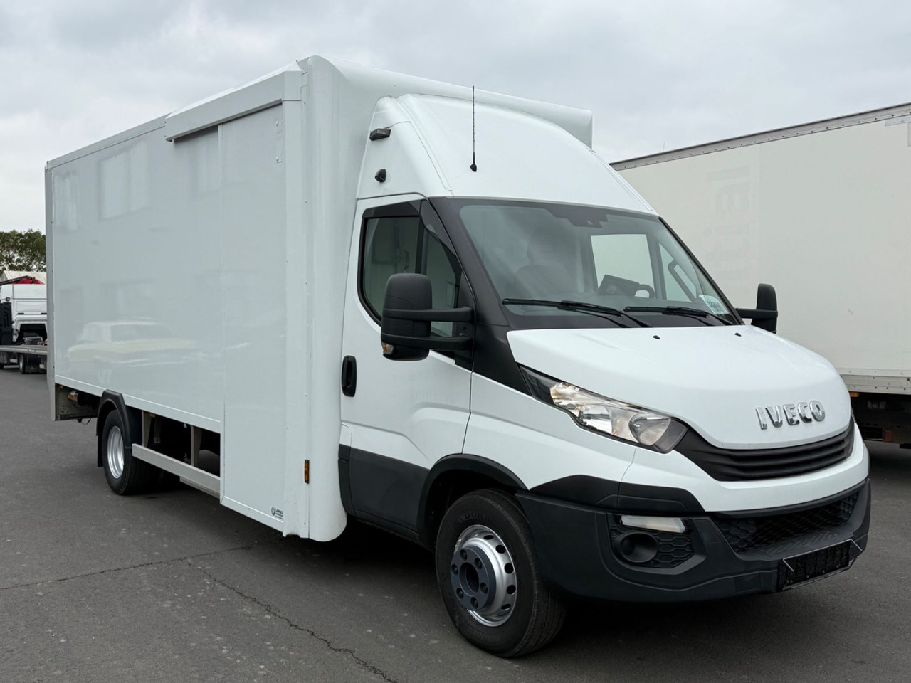 Iveco Daily 70C18 HiMatic / Luft/ Lbw./ Klima/ E6/ Top - Furgoneta caja cerrada: foto 1 Iveco Daily 70C18 HiMatic / Luft/ Lbw./ Klima/ E6/ Top - Furgoneta caja cerrada: foto 1