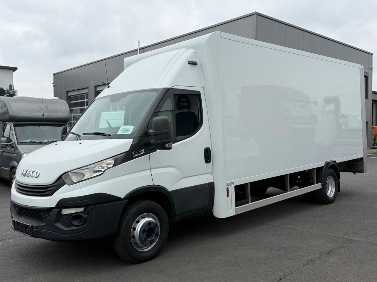 Iveco Daily 70C18 HiMatic / Luft/ Lbw./ Klima/ E6/ Top - Furgoneta caja cerrada: foto 2 Iveco Daily 70C18 HiMatic / Luft/ Lbw./ Klima/ E6/ Top - Furgoneta caja cerrada: foto 2
