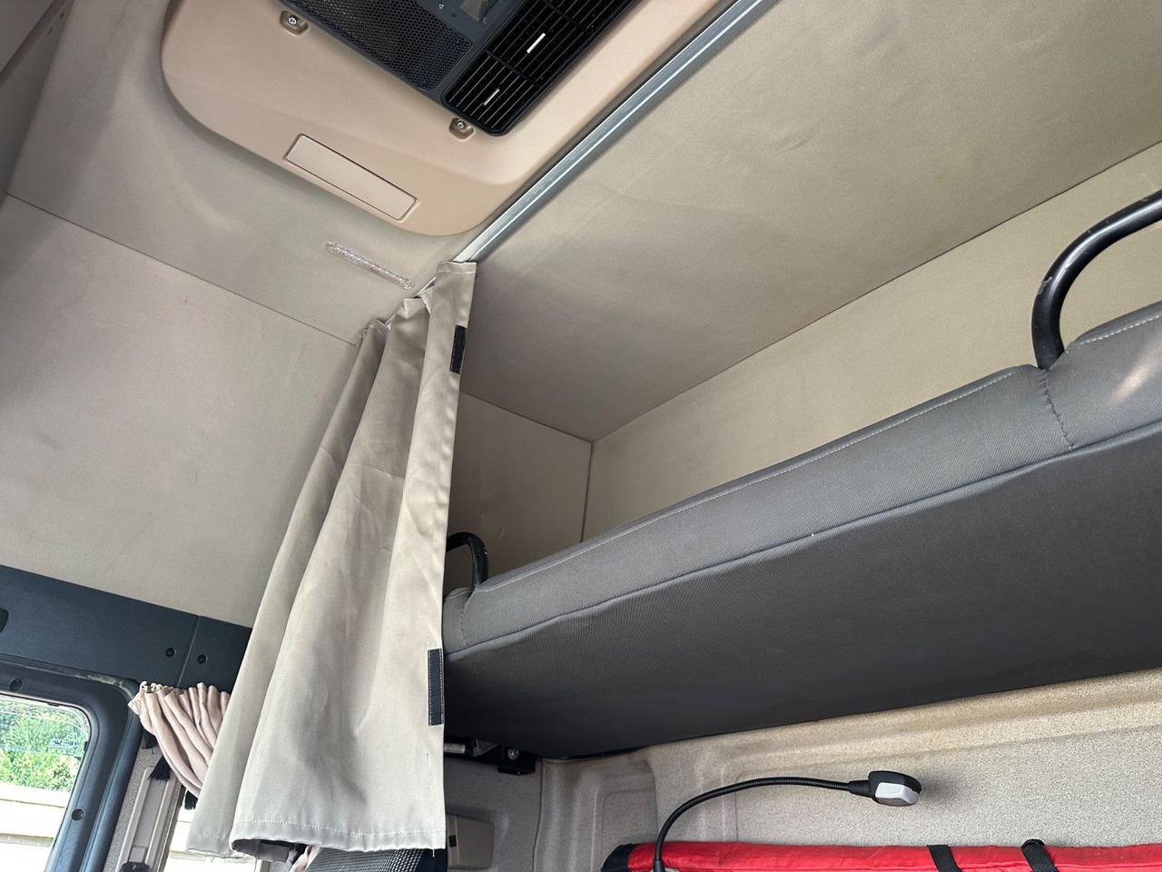 MAN 8.250 TGL*VDI2700*TOP*4-er Zug BFT Anhänger MAN 8.250 TGL*4x L1H1*XLX Kabine*VDI2700*TOP* - Camión portavehículos: foto 5 MAN 8.250 TGL*VDI2700*TOP*4-er Zug BFT Anhänger MAN 8.250 TGL*4x L1H1*XLX Kabine*VDI2700*TOP* - Camión portavehículos: foto 5