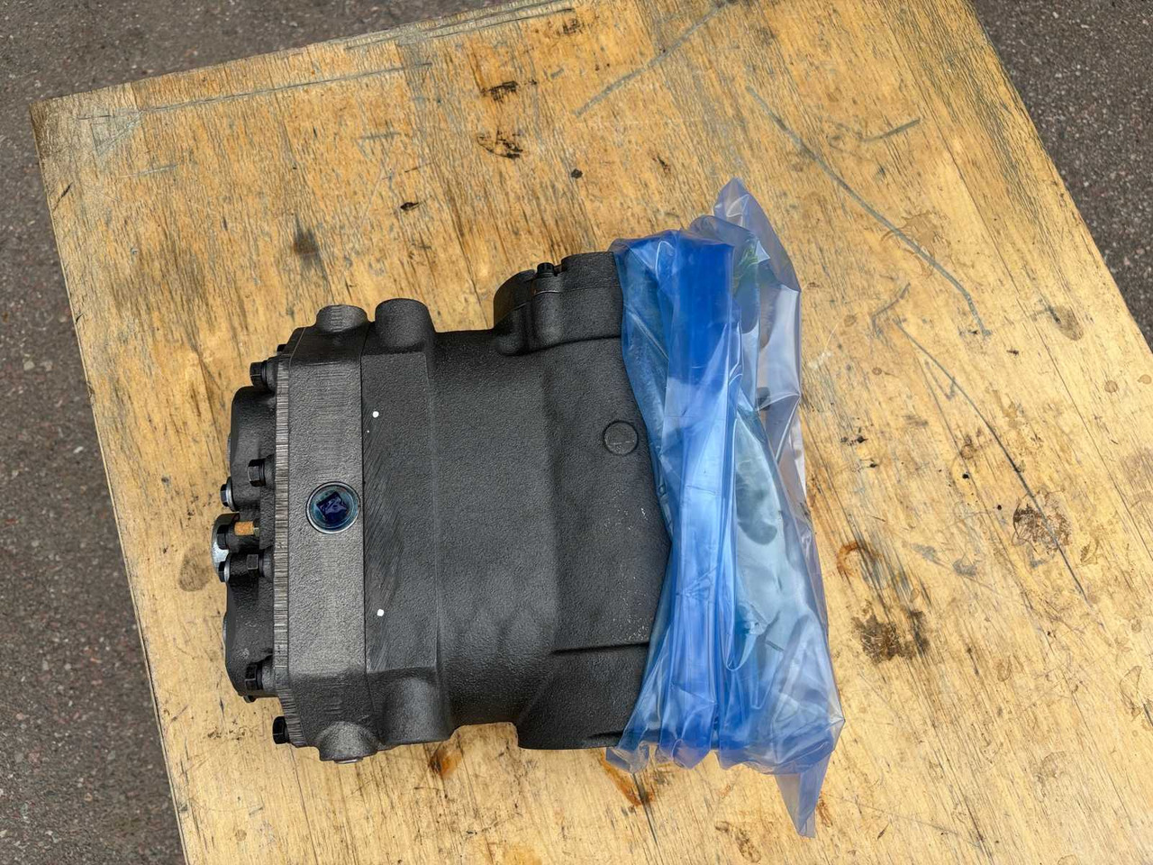 Air Dryer Compressor Cummins ST-676 - Compresor para Camión: foto 5 Air Dryer Compressor Cummins ST-676 - Compresor para Camión: foto 5