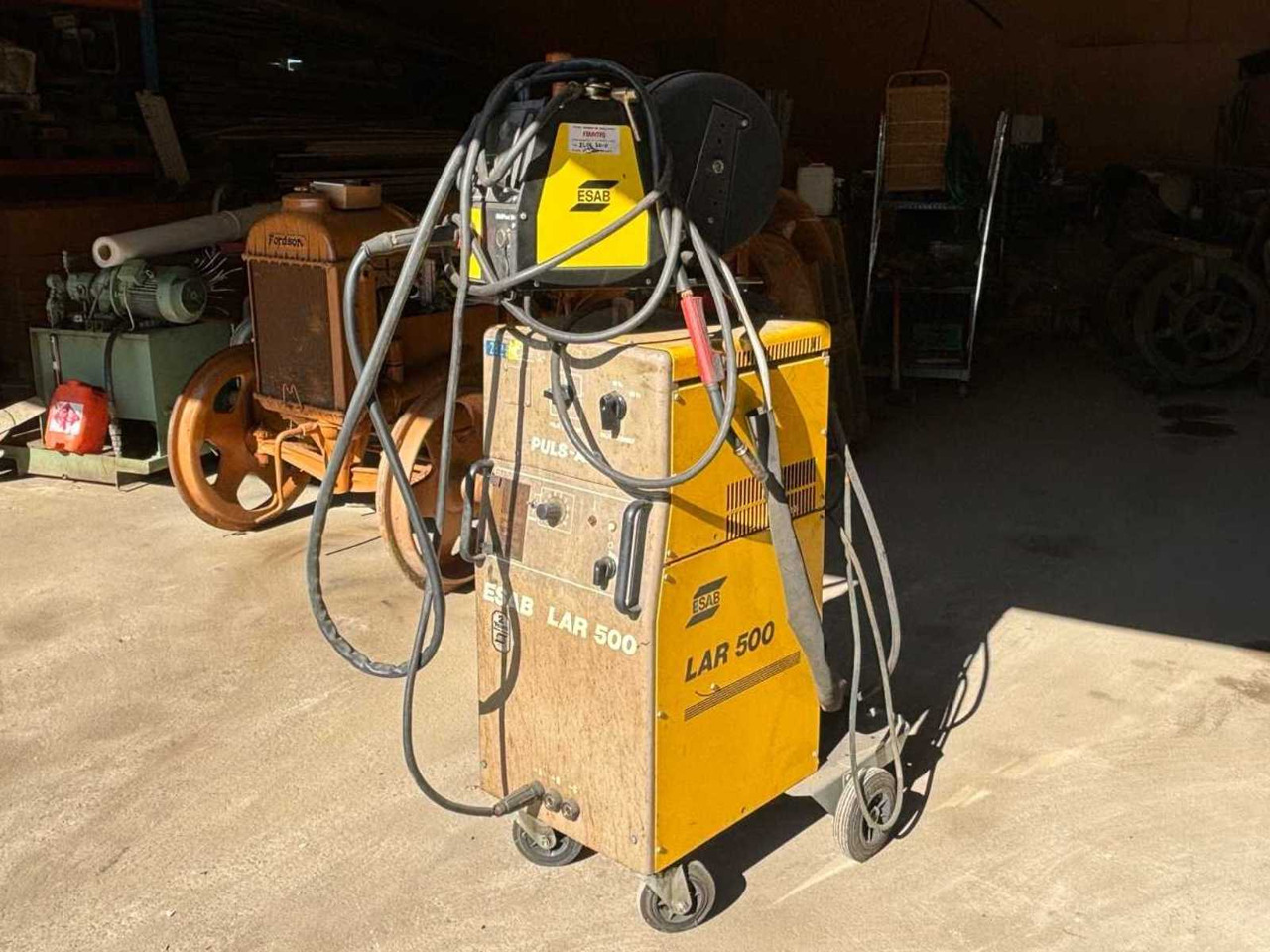 ESAB LAR 500 welding machine - Equipo de soldadura: foto 1 ESAB LAR 500 welding machine - Equipo de soldadura: foto 1