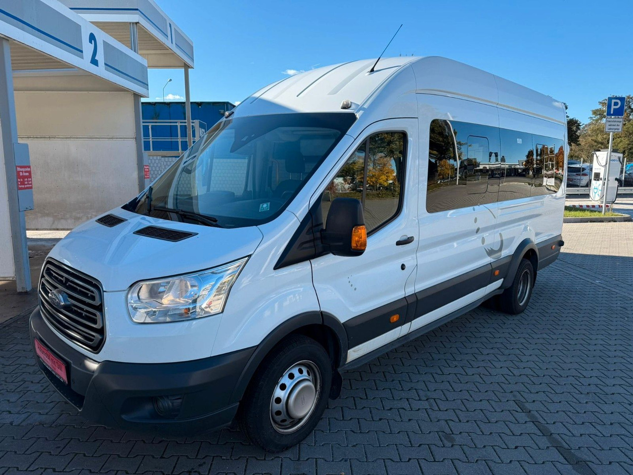 Ford Transit Bus 460 L4 Trend 17 Sitze Klima Tempom. - Furgoneta de pasajeros: foto 4 Ford Transit Bus 460 L4 Trend 17 Sitze Klima Tempom. - Furgoneta de pasajeros: foto 4