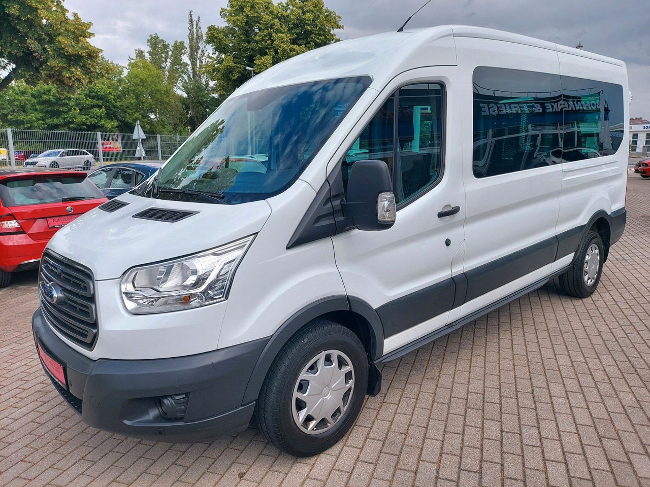 Ford Transit Kombi 350 L3 hoch Trend Rollstuhl Lift - Furgoneta de pasajeros: foto 2 Ford Transit Kombi 350 L3 hoch Trend Rollstuhl Lift - Furgoneta de pasajeros: foto 2