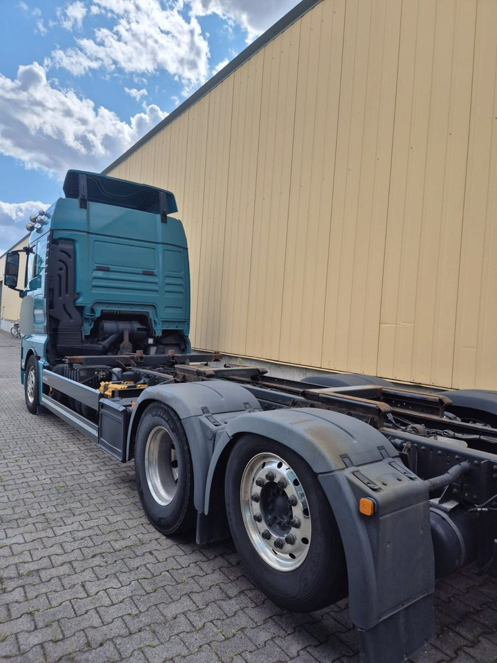 MAN TGX 26.460 Krone Wechsel - Brücke Lift / Luft - Camión chasis: foto 4 MAN TGX 26.460 Krone Wechsel - Brücke Lift / Luft - Camión chasis: foto 4