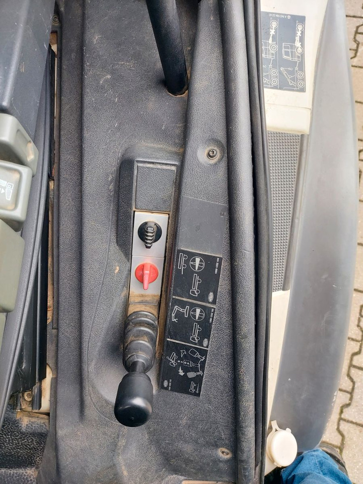 Camión volquete, Camión grúa Mercedes-Benz Atego 2 4-Zyl. 4x2 918 4x2 MEILLER HIAB066 Kran: foto 29 Camión volquete, Camión grúa Mercedes-Benz Atego 2 4-Zyl. 4x2 918 4x2 MEILLER HIAB066 Kran: foto 29