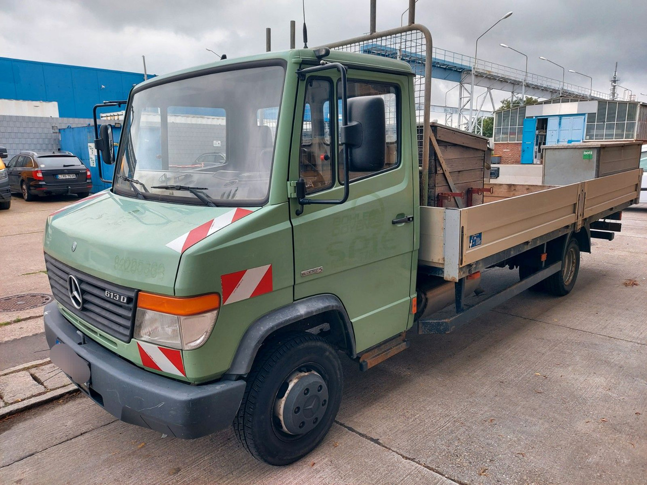 Mercedes-Benz Vario 613D Pritsche lang extralang - Furgoneta caja abierta: foto 4 Mercedes-Benz Vario 613D Pritsche lang extralang - Furgoneta caja abierta: foto 4