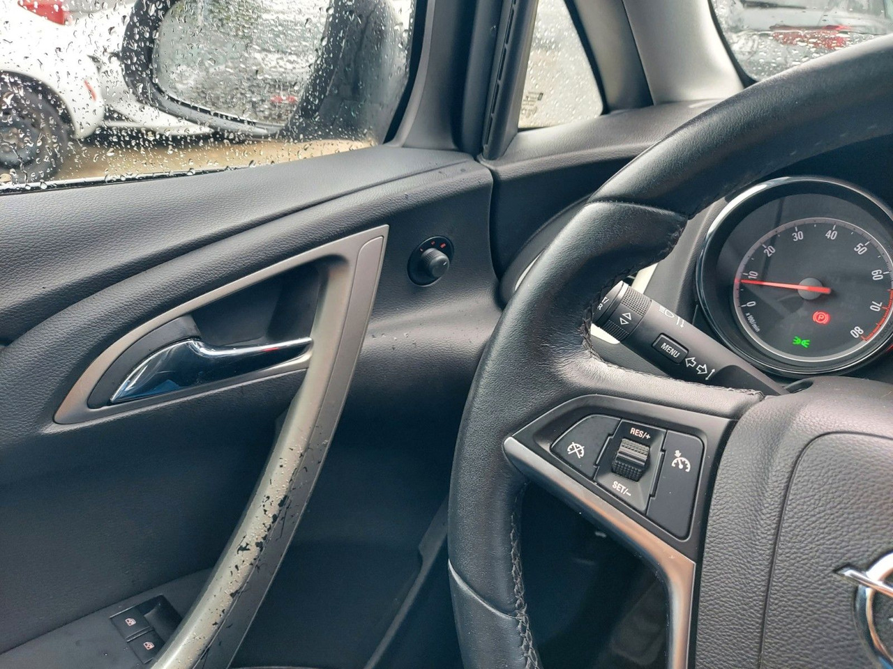 Opel Astra J Lim. 5-trg. 150 Jahre Opel Xenon Leder - Sedan: foto 4 Opel Astra J Lim. 5-trg. 150 Jahre Opel Xenon Leder - Sedan: foto 4