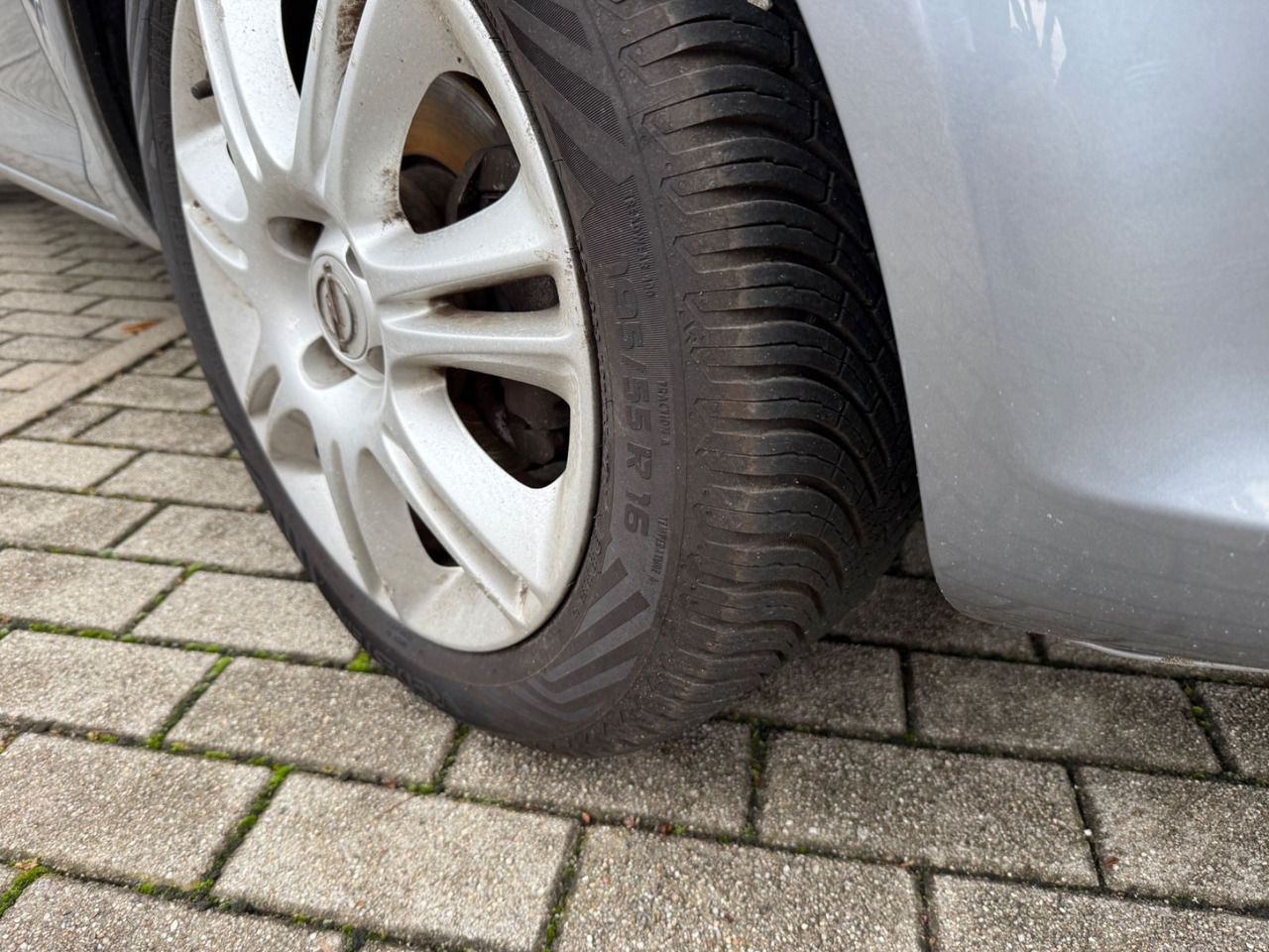 Opel Corsa D Edition KLIMA ALLWETTER REIFEN TÜV 26 - Coche: foto 3 Opel Corsa D Edition KLIMA ALLWETTER REIFEN TÜV 26 - Coche: foto 3