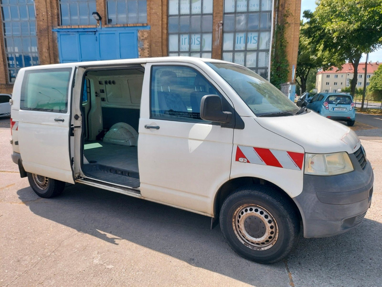 Volkswagen T5 Transporter Kombi Kasten 4Motion lang - Furgoneta de pasajeros: foto 1 Volkswagen T5 Transporter Kombi Kasten 4Motion lang - Furgoneta de pasajeros: foto 1