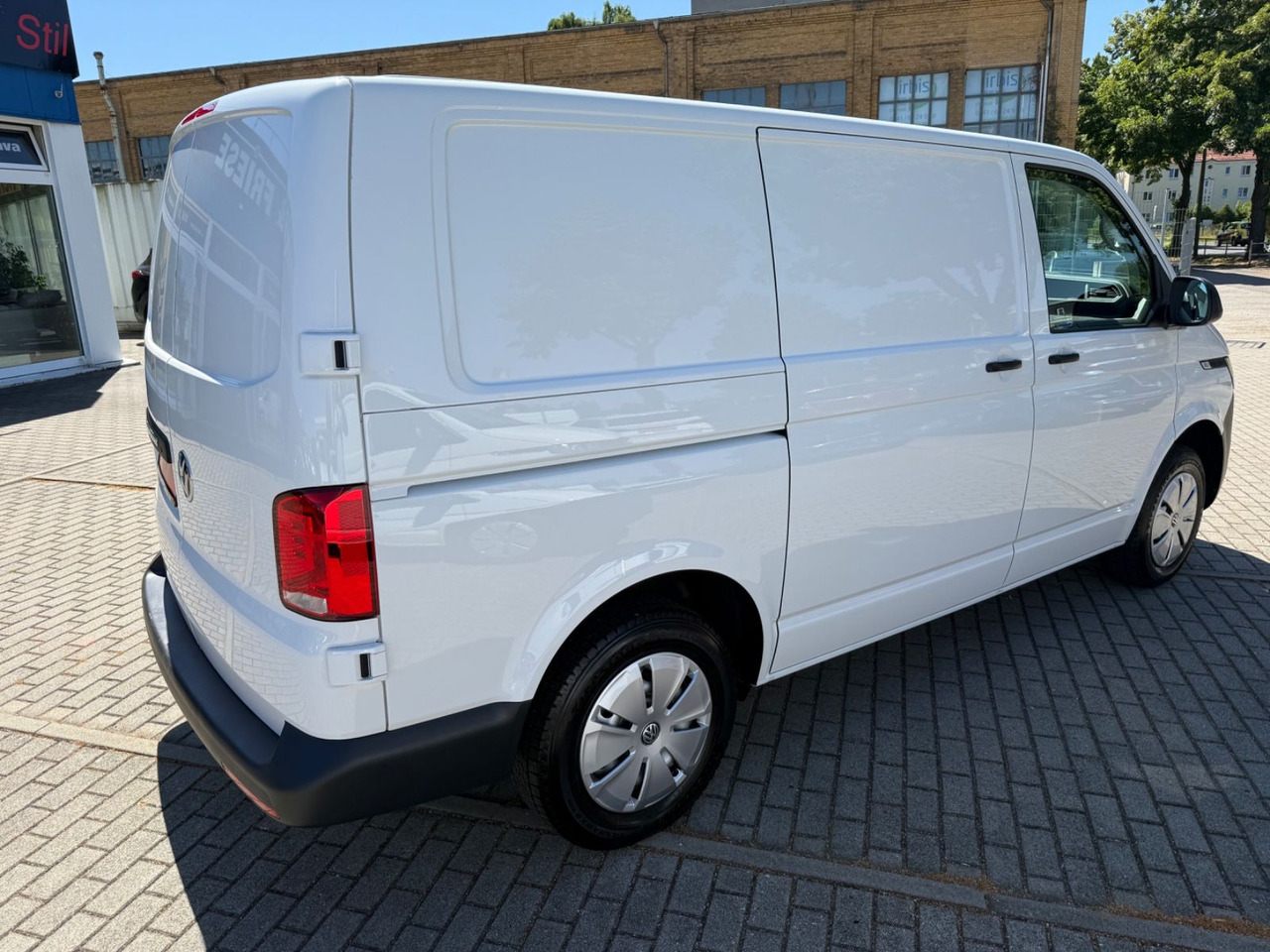 Volkswagen T6 Kasten Kombi Klima Tempomat DAB Radio 3 Sitze - Furgoneta de pasajeros: foto 4 Volkswagen T6 Kasten Kombi Klima Tempomat DAB Radio 3 Sitze - Furgoneta de pasajeros: foto 4