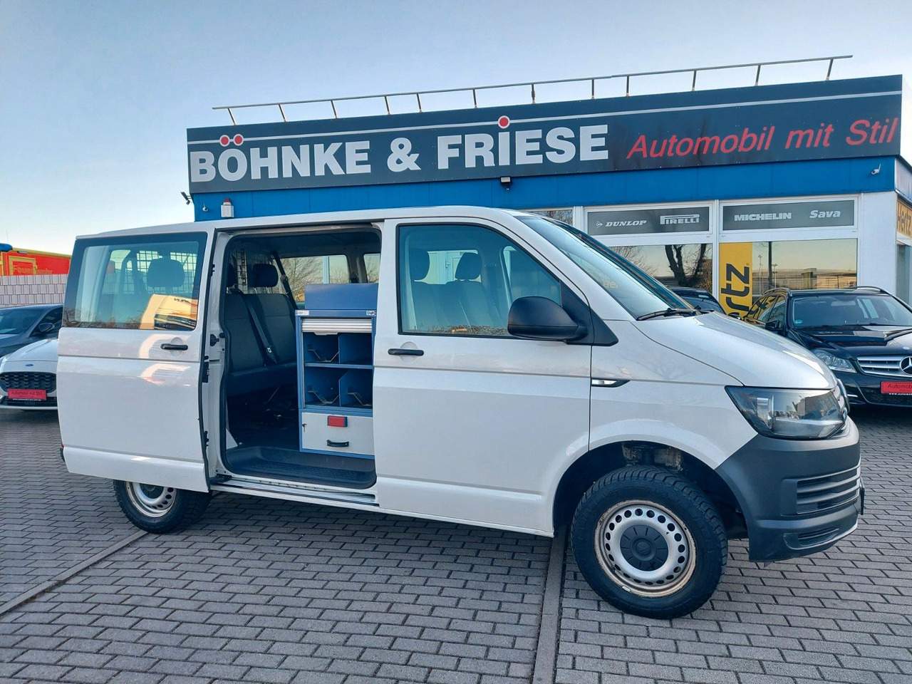 Volkswagen T6 Kombi 4Motion 9 Sitzer KLIMA PDC AHK UVW. Volkswagen T6 Kombi 4Motion 9 Sitzer KLIMA PDC AHK UVW. - Minibús, Furgoneta de pasajeros: foto 1 Volkswagen T6 Kombi 4Motion 9 Sitzer KLIMA PDC AHK UVW. Volkswagen T6 Kombi 4Motion 9 Sitzer KLIMA PDC AHK UVW. - Minibús, Furgoneta de pasajeros: foto 1