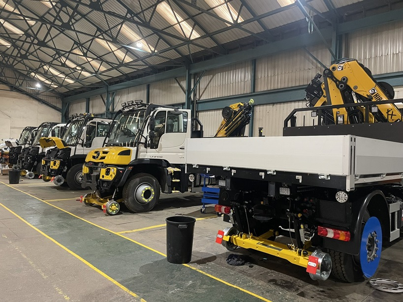 UNIMOG - Camión grúa: foto 3 UNIMOG - Camión grúa: foto 3