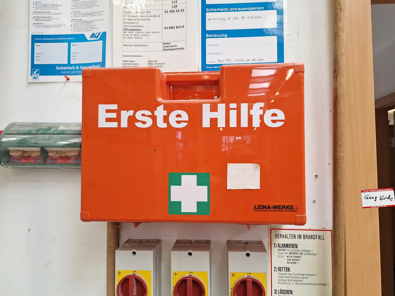 1 Stk. Erste-Hilfe-Koffer - Herramienta/ Equipo: foto 1 1 Stk. Erste-Hilfe-Koffer - Herramienta/ Equipo: foto 1