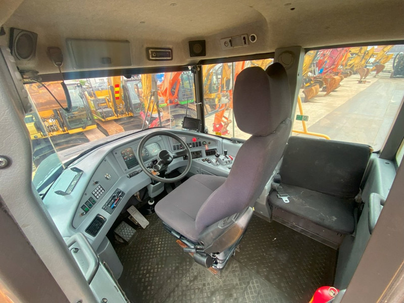 Volvo A 30 D 6x6 dumper articulated hauler - Dúmper: foto 4 Volvo A 30 D 6x6 dumper articulated hauler - Dúmper: foto 4