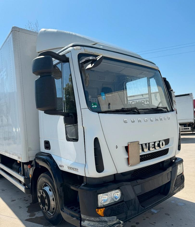 Iveco - Camión caja cerrada: foto 1 Iveco - Camión caja cerrada: foto 1