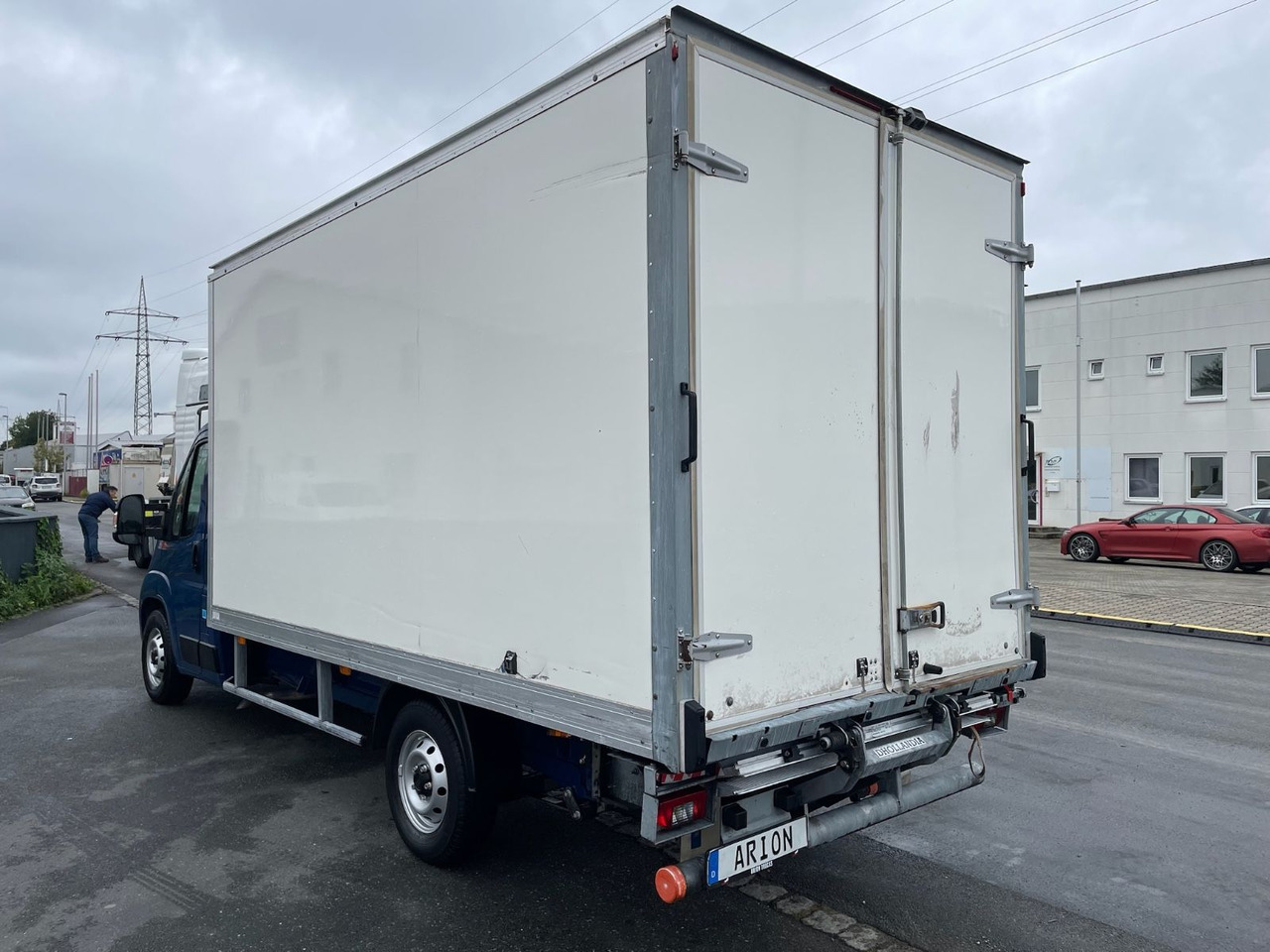 Fiat Ducato Maxi 35 130 L4H2 Koffer/LBW/AC/CAM/EU6d - Furgoneta caja cerrada: foto 4 Fiat Ducato Maxi 35 130 L4H2 Koffer/LBW/AC/CAM/EU6d - Furgoneta caja cerrada: foto 4