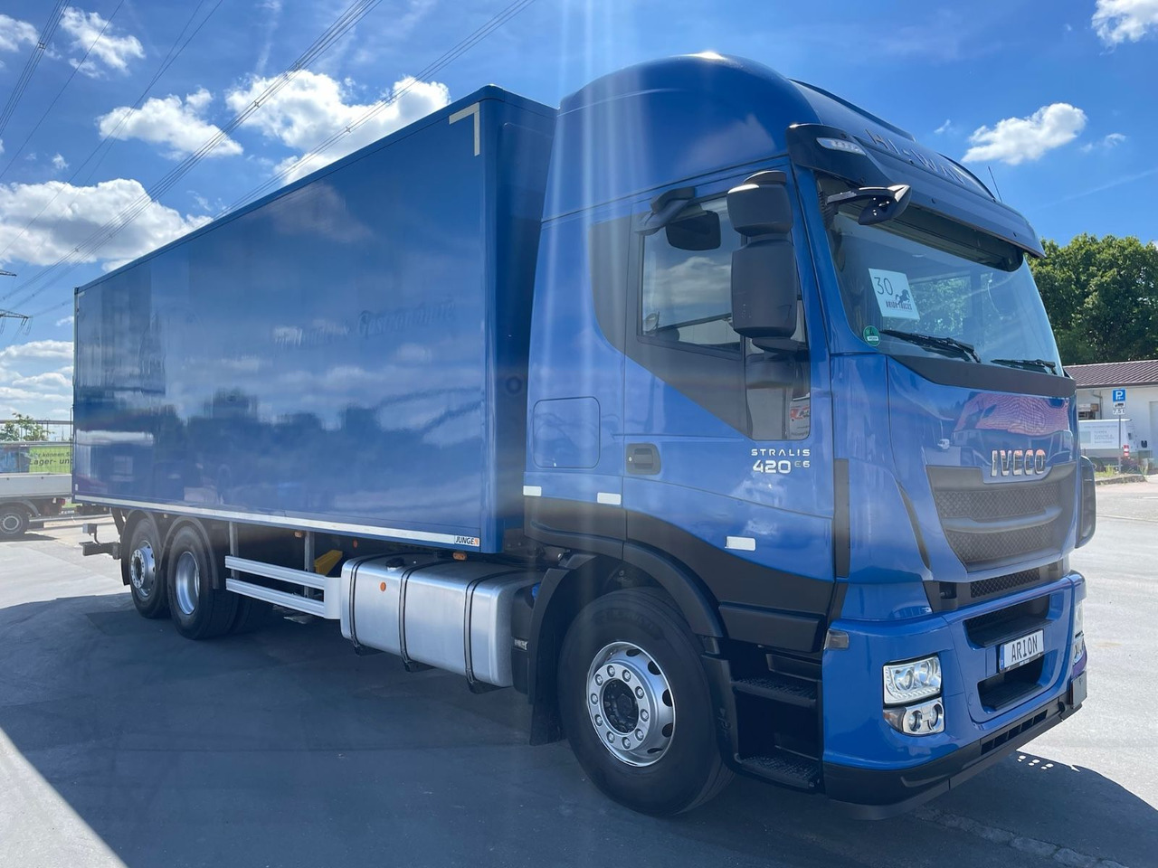 Iveco Stralis 420 Koffer/Thermoisoliert/LBW/NLA/AC/EU6 - Camión caja cerrada: foto 1 Iveco Stralis 420 Koffer/Thermoisoliert/LBW/NLA/AC/EU6 - Camión caja cerrada: foto 1