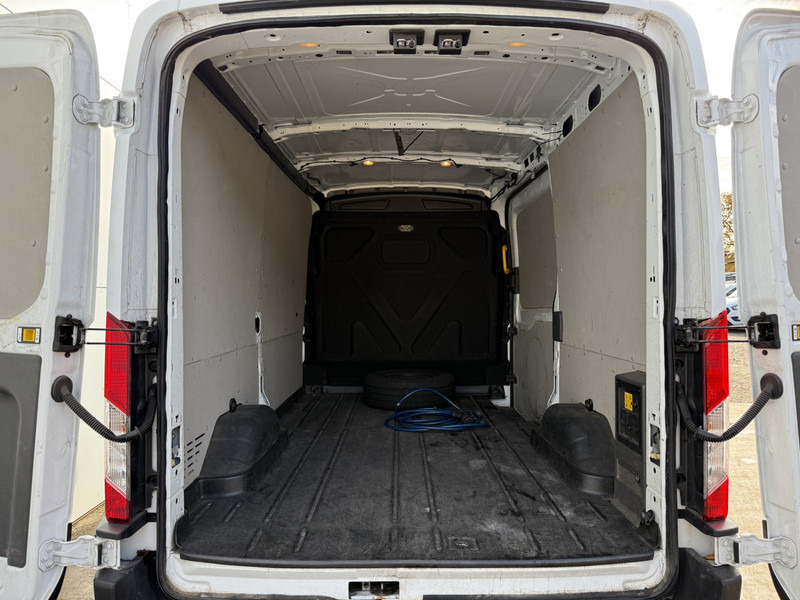 Furgón, Furgoneta eléctrica Ford E-Transit 390 75kWh 184PK 390 Elektrisch 75kWh 334km WLTP BEV Snelladen L2H2 Climate Control Tacho Carplay Camera Stoelverwarming Parkeersensoren voor achter Laadkabel: foto 13 Furgón, Furgoneta eléctrica Ford E-Transit 390 75kWh 184PK 390 Elektrisch 75kWh 334km WLTP BEV Snelladen L2H2 Climate Control Tacho Carplay Camera Stoelverwarming Parkeersensoren voor achter Laadkabel: foto 13