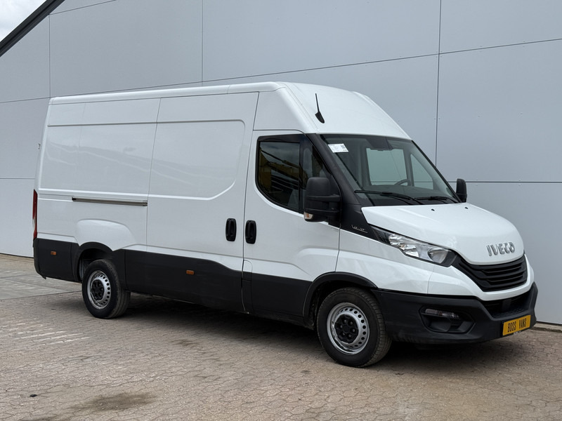 Iveco Daily 35S14 2.3 L2H2 Airco Cruise 3.5ton Trekgewicht Lucht geveerde stoel - Furgoneta pequeña: foto 4 Iveco Daily 35S14 2.3 L2H2 Airco Cruise 3.5ton Trekgewicht Lucht geveerde stoel - Furgoneta pequeña: foto 4
