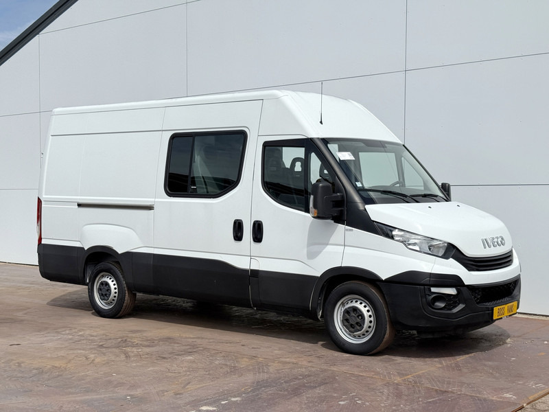 Iveco Daily 35S14 2.3 L2H2 Dubbele Cabine 7 Stoelen Mixto DoKa Airco Cruise Control Trekhaak 3.5t Lucht geveerde stoel - Furgón, Furgoneta combi: foto 4 Iveco Daily 35S14 2.3 L2H2 Dubbele Cabine 7 Stoelen Mixto DoKa Airco Cruise Control Trekhaak 3.5t Lucht geveerde stoel - Furgón, Furgoneta combi: foto 4