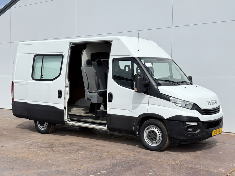Iveco Daily 35S14 2.3 L2H2 Dubbele Cabine 7 Stoelen Mixto DoKa Airco Cruise Control Trekhaak 3.5t Lucht geveerde stoel - Furgón, Furgoneta combi: foto 5 Iveco Daily 35S14 2.3 L2H2 Dubbele Cabine 7 Stoelen Mixto DoKa Airco Cruise Control Trekhaak 3.5t Lucht geveerde stoel - Furgón, Furgoneta combi: foto 5