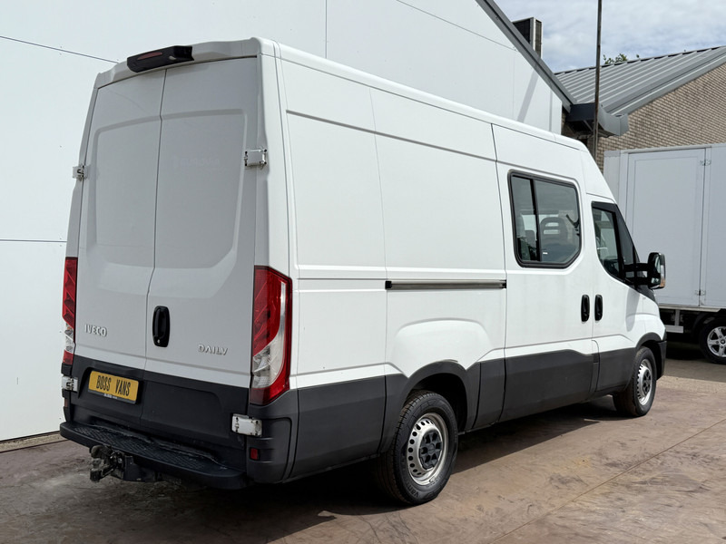 Iveco Daily 35S14 2.3 L2H2 Dubbele Cabine 7 Stoelen Mixto DoKa Airco Cruise Control Trekhaak 3.5t Lucht geveerde stoel - Furgón, Furgoneta combi: foto 3 Iveco Daily 35S14 2.3 L2H2 Dubbele Cabine 7 Stoelen Mixto DoKa Airco Cruise Control Trekhaak 3.5t Lucht geveerde stoel - Furgón, Furgoneta combi: foto 3