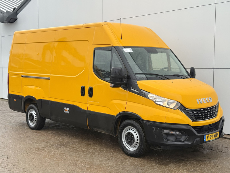 Iveco Daily 35S16 2.3 Automaat L2H2 Oprijplaat Trekhaak Climate Control Cruise Control Lucht Geveerde Stoel - Furgón: foto 4 Iveco Daily 35S16 2.3 Automaat L2H2 Oprijplaat Trekhaak Climate Control Cruise Control Lucht Geveerde Stoel - Furgón: foto 4