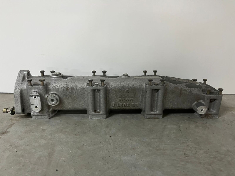 Liebherr A974 / P974 / R942 / R944 / R954 / R964 / R974 / R974B - A 974 / P 974 / R 942 / R 944 / R 954 / R 964 / R 974 / R 974B - Tubo de admisión de aire: foto 3 Liebherr A974 / P974 / R942 / R944 / R954 / R964 / R974 / R974B - A 974 / P 974 / R 942 / R 944 / R 954 / R 964 / R 974 / R 974B - Tubo de admisión de aire: foto 3