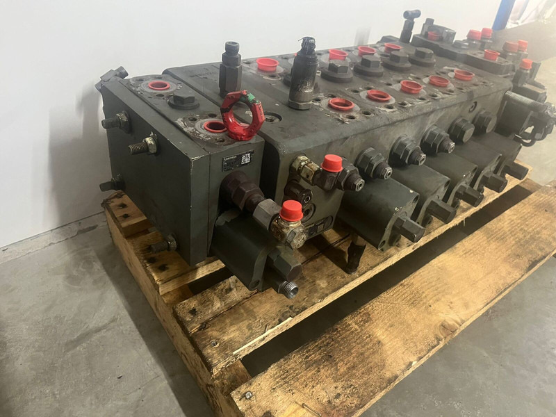 Liebherr Control Block - Hidráulica: foto 3 Liebherr Control Block - Hidráulica: foto 3