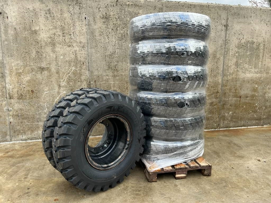 Kuhmo 1000 X 20 16PR tyres fitted on rim NEW - Neumático para Maquinaria de construcción: foto 1 Kuhmo 1000 X 20 16PR tyres fitted on rim NEW - Neumático para Maquinaria de construcción: foto 1