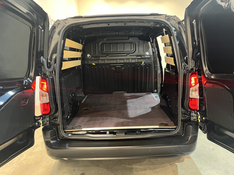 Fiat Doblò 1.5D 130pk L1 Automaat / Euro 6 / Airco / Cruise Control / CarPlay / Camera / 3-Zits / 13.300 KM !! - Furgoneta pequeña: foto 5 Fiat Doblò 1.5D 130pk L1 Automaat / Euro 6 / Airco / Cruise Control / CarPlay / Camera / 3-Zits / 13.300 KM !! - Furgoneta pequeña: foto 5