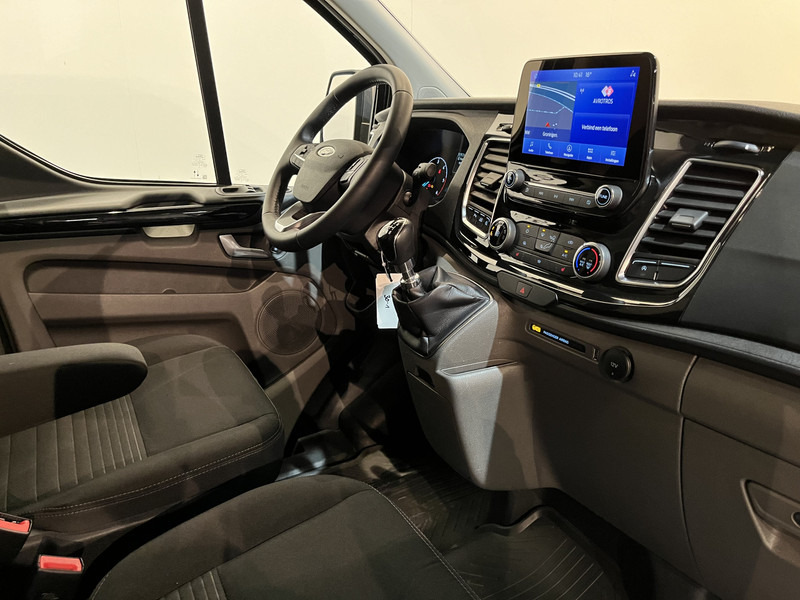 Ford Transit Custom 2.0 TDCI L2H1 Limited 130 PK / Euro 6 / Airco / Cruise Control / CarPlay / PDC / Navigatie / 3-Zits / 16.200 KM !! / BPM VRIJ !! - Furgoneta pequeña: foto 3 Ford Transit Custom 2.0 TDCI L2H1 Limited 130 PK / Euro 6 / Airco / Cruise Control / CarPlay / PDC / Navigatie / 3-Zits / 16.200 KM !! / BPM VRIJ !! - Furgoneta pequeña: foto 3
