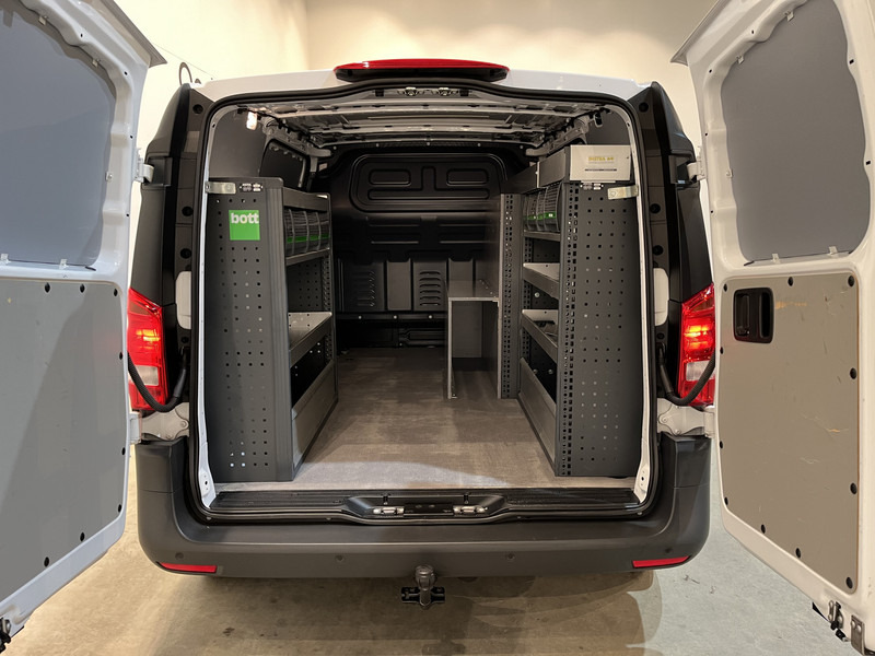 Mercedes-Benz Vito 116 CDI RWD Servicebus / Bott Inrichting / Euro 6 / Schuifdeur L + R / Airco / Cruise Control / Trekhaak / Camera / Navigatie / BPM VRIJ !! - Furgoneta pequeña: foto 2 Mercedes-Benz Vito 116 CDI RWD Servicebus / Bott Inrichting / Euro 6 / Schuifdeur L + R / Airco / Cruise Control / Trekhaak / Camera / Navigatie / BPM VRIJ !! - Furgoneta pequeña: foto 2
