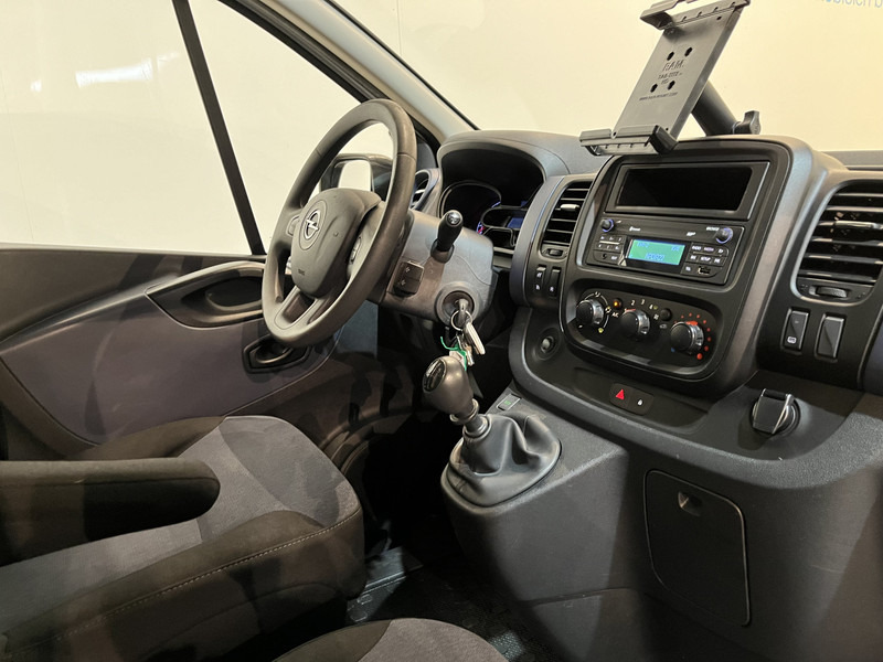 Opel Vivaro 1.6 CDTI L1H1 Servicebus / Inrichting / Euro 6 / Airco / Cruise Control / 3-Zits - Furgoneta pequeña: foto 3 Opel Vivaro 1.6 CDTI L1H1 Servicebus / Inrichting / Euro 6 / Airco / Cruise Control / 3-Zits - Furgoneta pequeña: foto 3