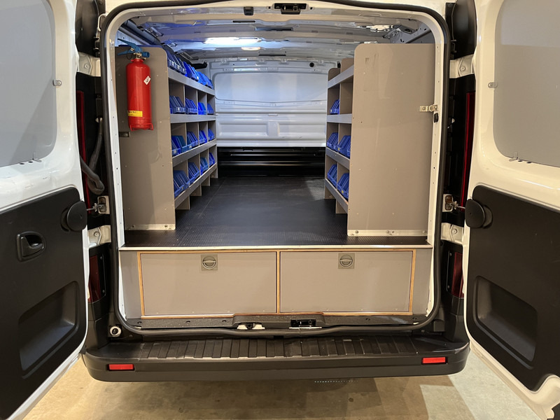 Opel Vivaro 1.6 CDTI L1H1 Servicebus / Inrichting / Euro 6 / Airco / Cruise Control / 3-Zits - Furgoneta pequeña: foto 4 Opel Vivaro 1.6 CDTI L1H1 Servicebus / Inrichting / Euro 6 / Airco / Cruise Control / 3-Zits - Furgoneta pequeña: foto 4