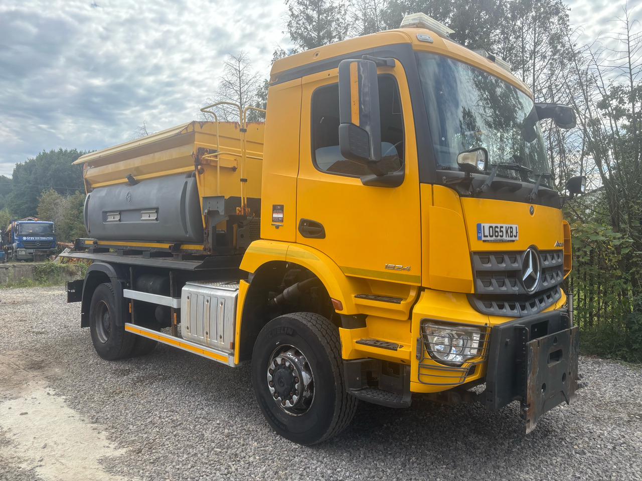 MERCEDES AROCS 1824 4x4BB GRITTER/SPREADER/PLOUGH - Máquina quitanieve: foto 4 MERCEDES AROCS 1824 4x4BB GRITTER/SPREADER/PLOUGH - Máquina quitanieve: foto 4