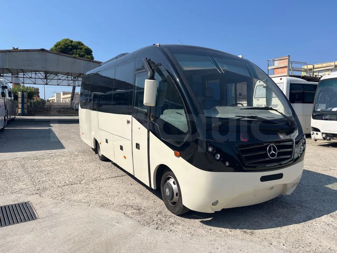 Mercedes-Benz MB 818 S - Autocar: foto 1 Mercedes-Benz MB 818 S - Autocar: foto 1