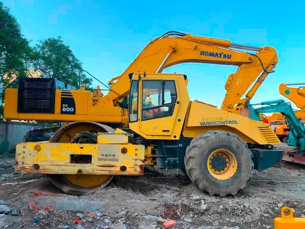 Bomag BW 225 D-3 - Apisonadora de asfalto: foto 2 Bomag BW 225 D-3 - Apisonadora de asfalto: foto 2