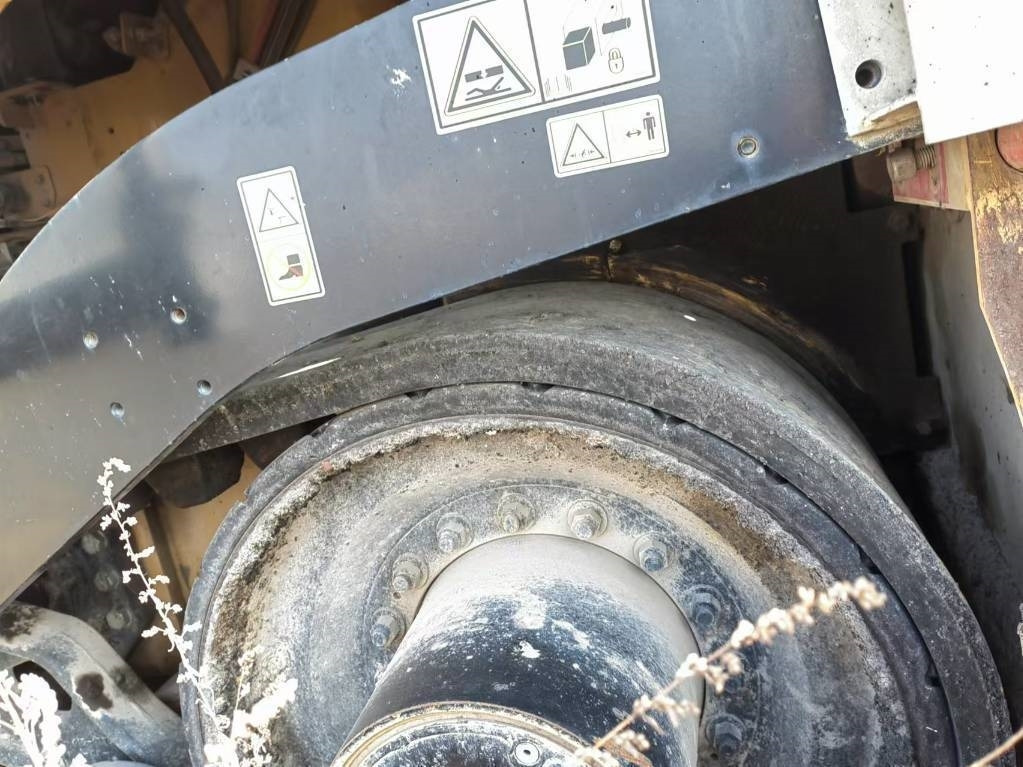 CAT AP655F - Pavimentadora de asfalto: foto 3 CAT AP655F - Pavimentadora de asfalto: foto 3