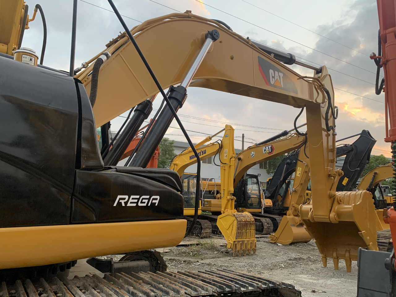 CATERPILLAR 325D - Excavadora de cadenas: foto 4 CATERPILLAR 325D - Excavadora de cadenas: foto 4