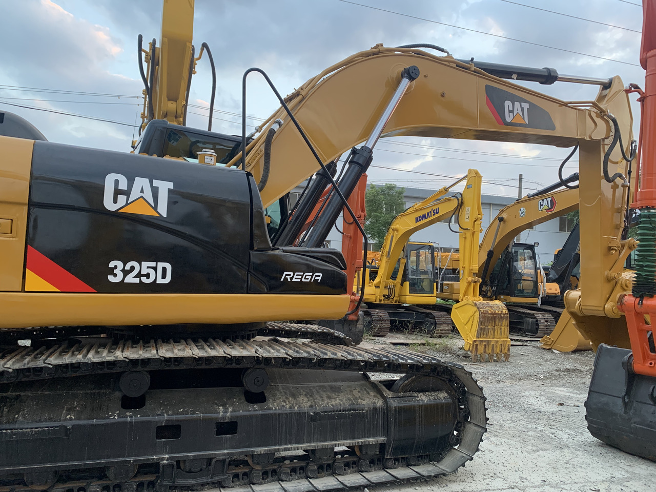 CATERPILLAR 325D - Excavadora de cadenas: foto 2 CATERPILLAR 325D - Excavadora de cadenas: foto 2